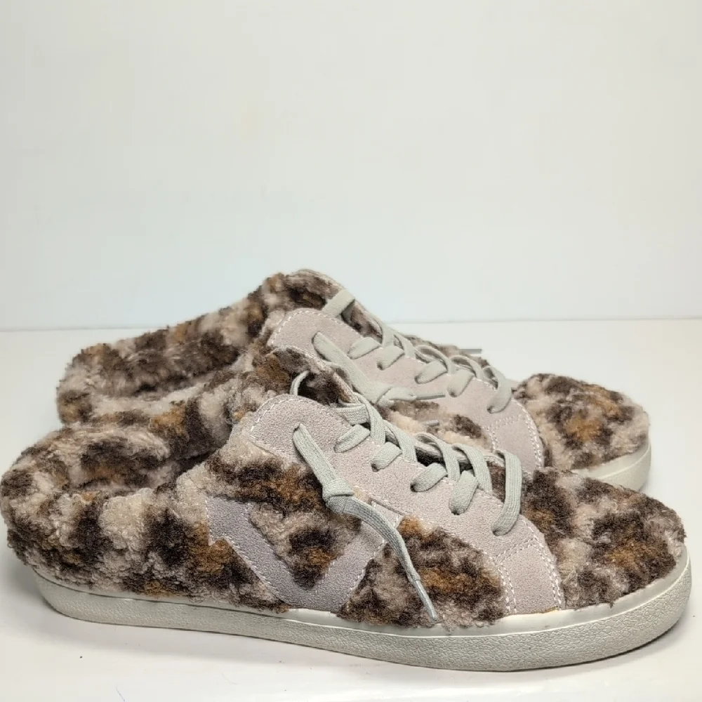 Vintage Havana Tan and Cream Faux Fur slip on Sneakers womans size 8.5
